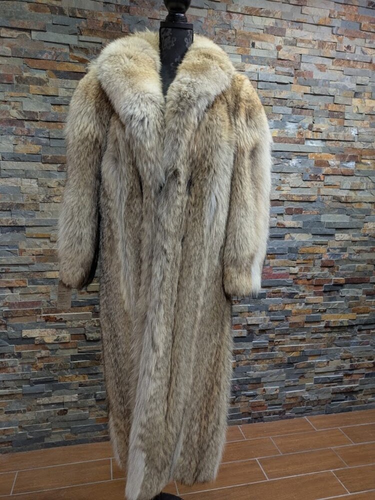 Canadian Coyote Coat, Size Large