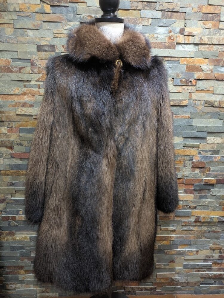Black and Brown Ombre North American Raccoon Swing Coat. size Large