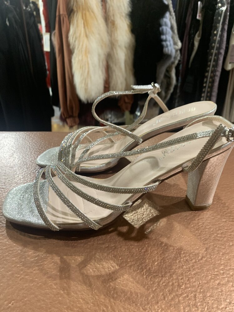 De Blossom Collection Silver Five Strap Heel