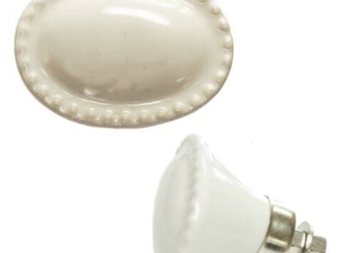 Poignée blanche ovale