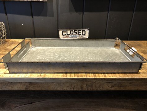 Cabaret en métal grand