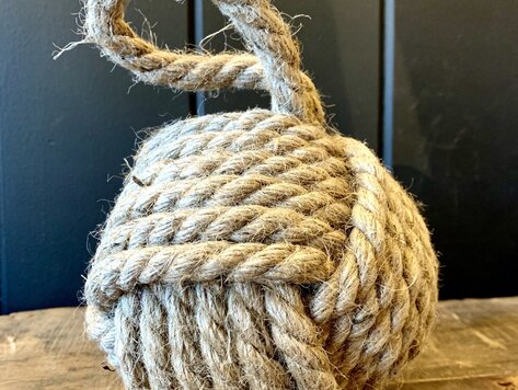 Boule en corde de jute