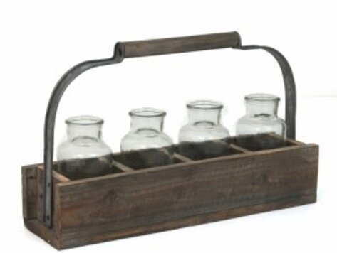 Panier en  bois avec bouteilles