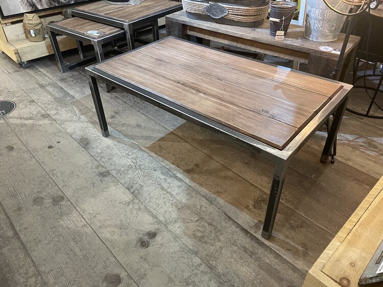 Table basse  La petite soeur J.A