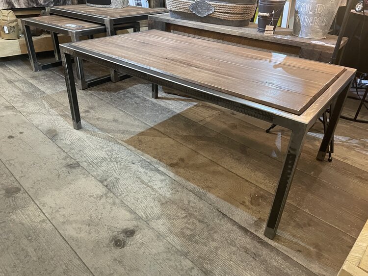 Table basse  La petite soeur J.A