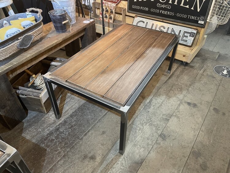 Table basse  La petite soeur J.A