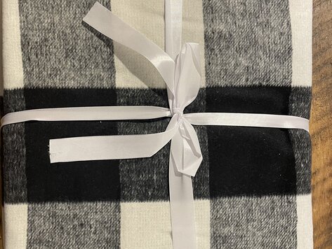 Jeté à carreaux noirs et blancs