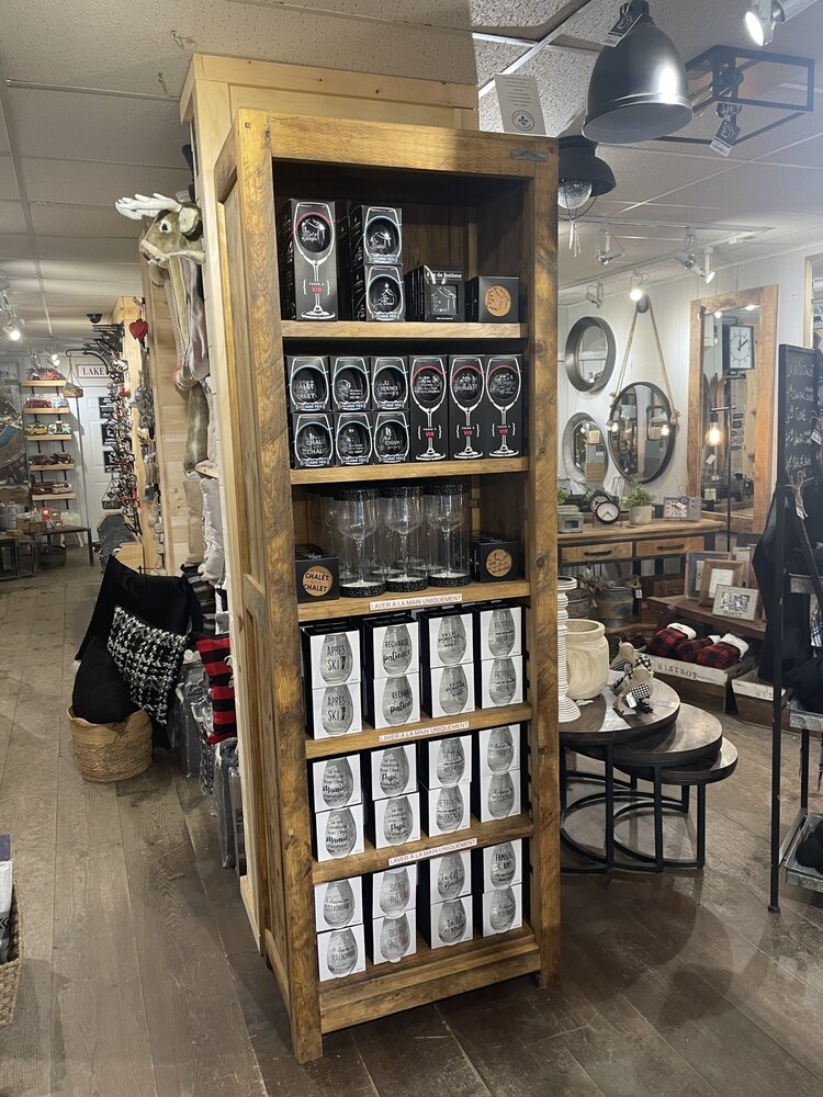 Étagère à coupes (Couleur La Vie de Chalet)