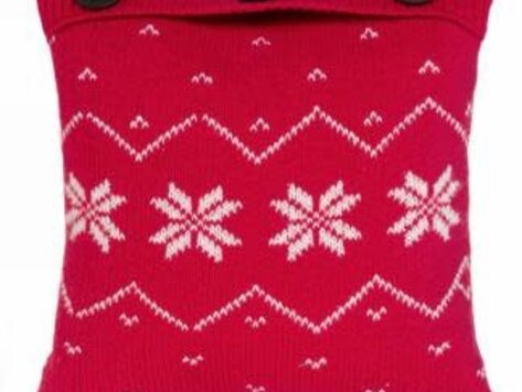 Coussin rouge tricot /3 boutons