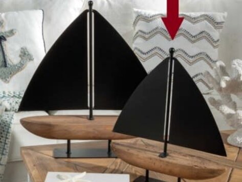 Voilier en bois recyclé et métal