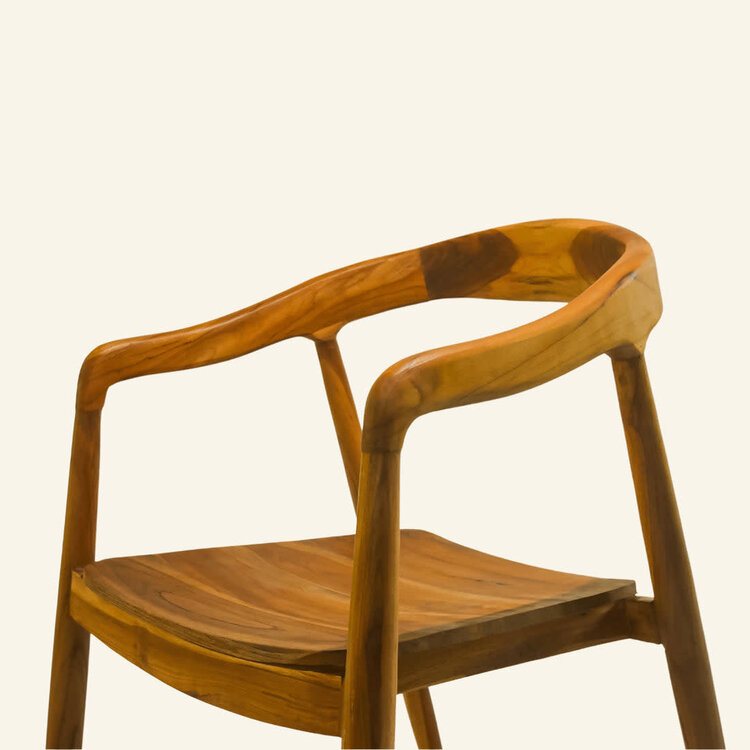 Chaise en teck avec accoudoirs