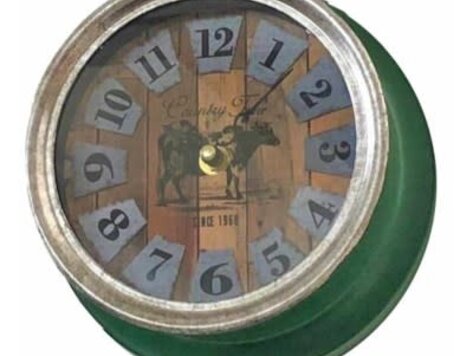 Horloge verte avec vache