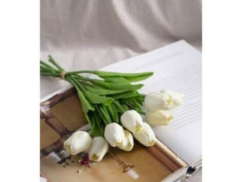 Tulipes artificielles blanches