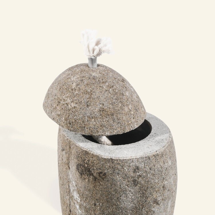 Lanterne en pierre de rivière naturelle