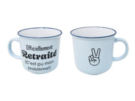 Tasse officiellement retraité