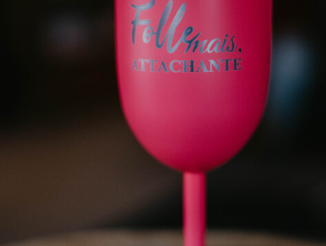 Coupe isotherme rose néon - Folle mais, attachante