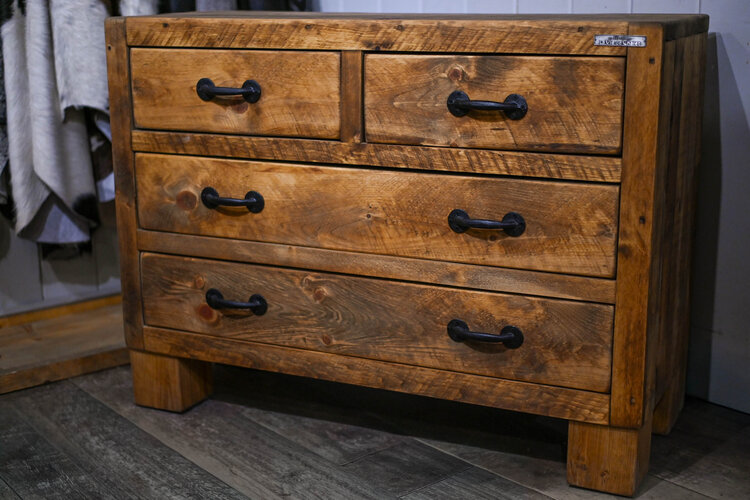 Commode Beaux Rêves Mme Pattes de bois (Couleur La Vie de Chalet)