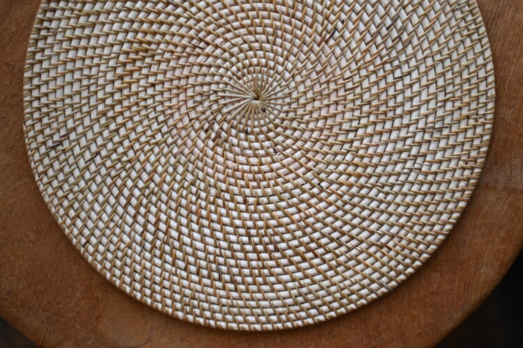 Napperon colonial rond