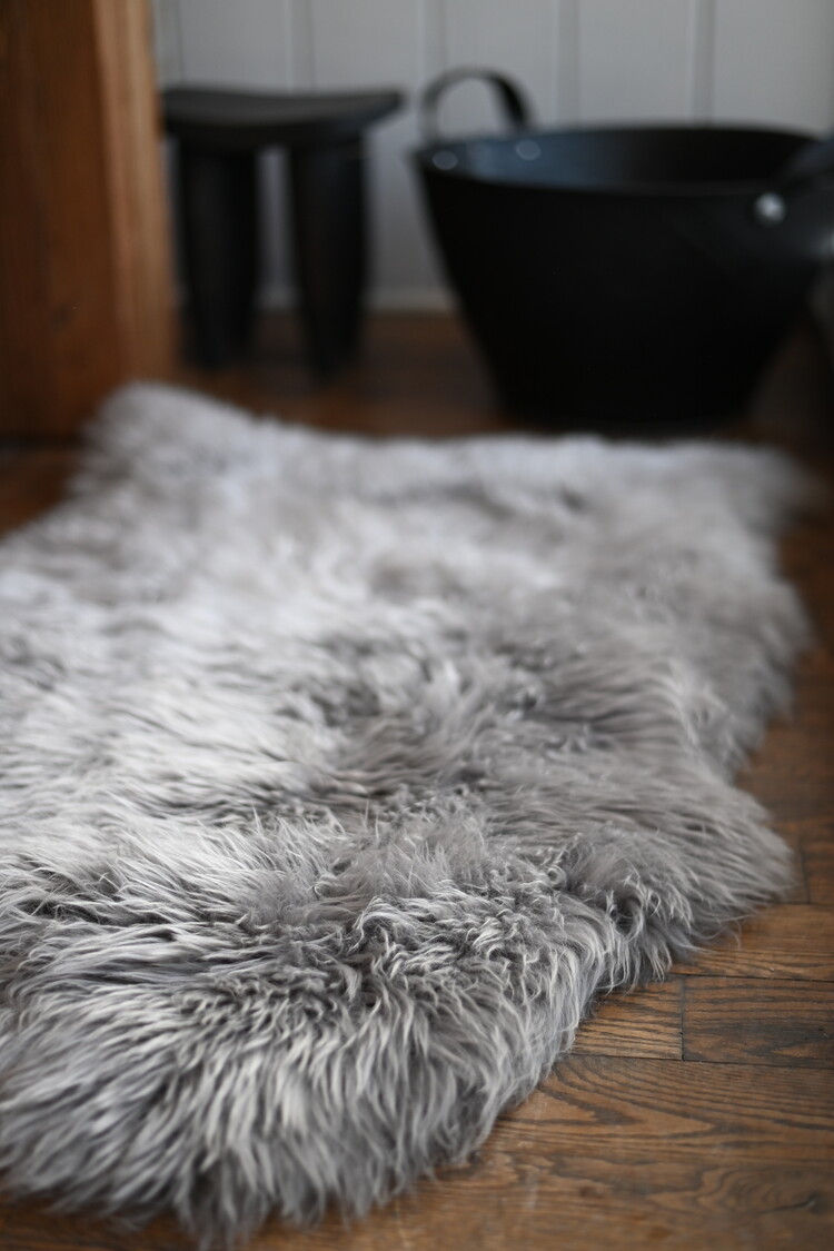 Peau de mouton véritable grise
