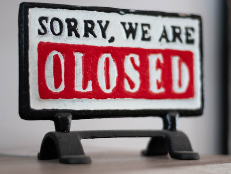 Plaque en fonte - sorry, we are closed
