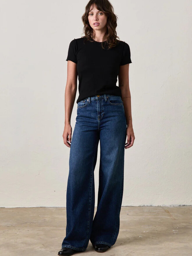 Mel's Fave Non-Distressed Cropped Straight Leg Denim in Dark