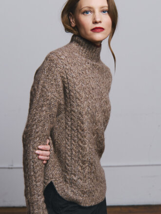 AUTUMN CASHMERE CABLED SHIRT TAIL MOCK NECK