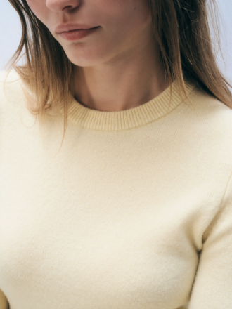 WHITE + WARREN CASHMERE FITTED CREWNECK