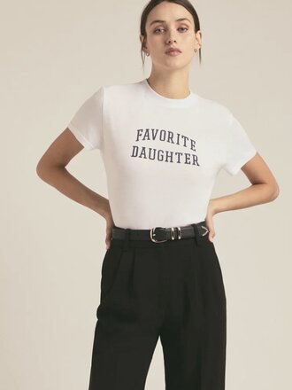 FAVORITE DAUGHTER CROPPED COLLEGIATE TEE