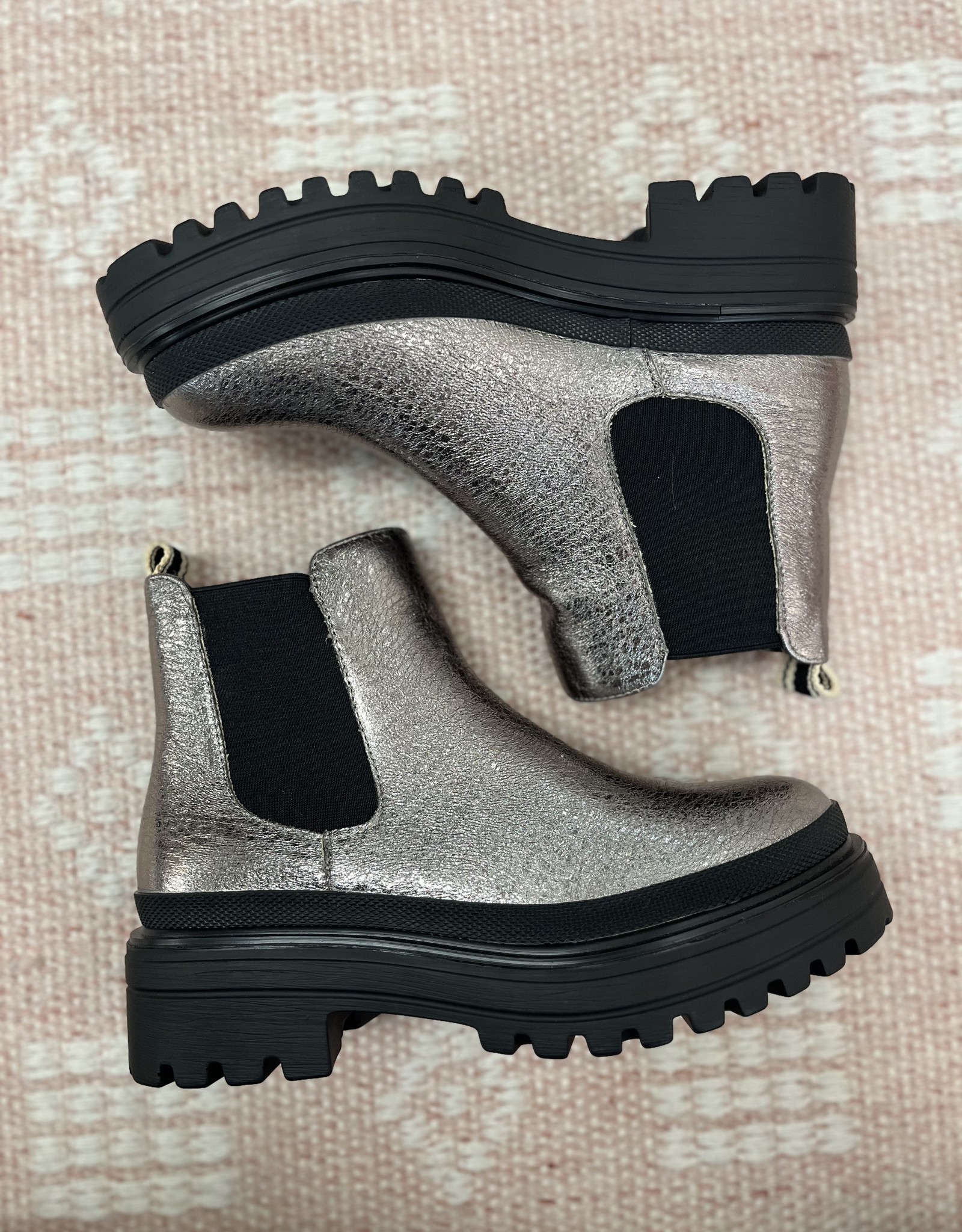 Yaneth Silver Bootie
