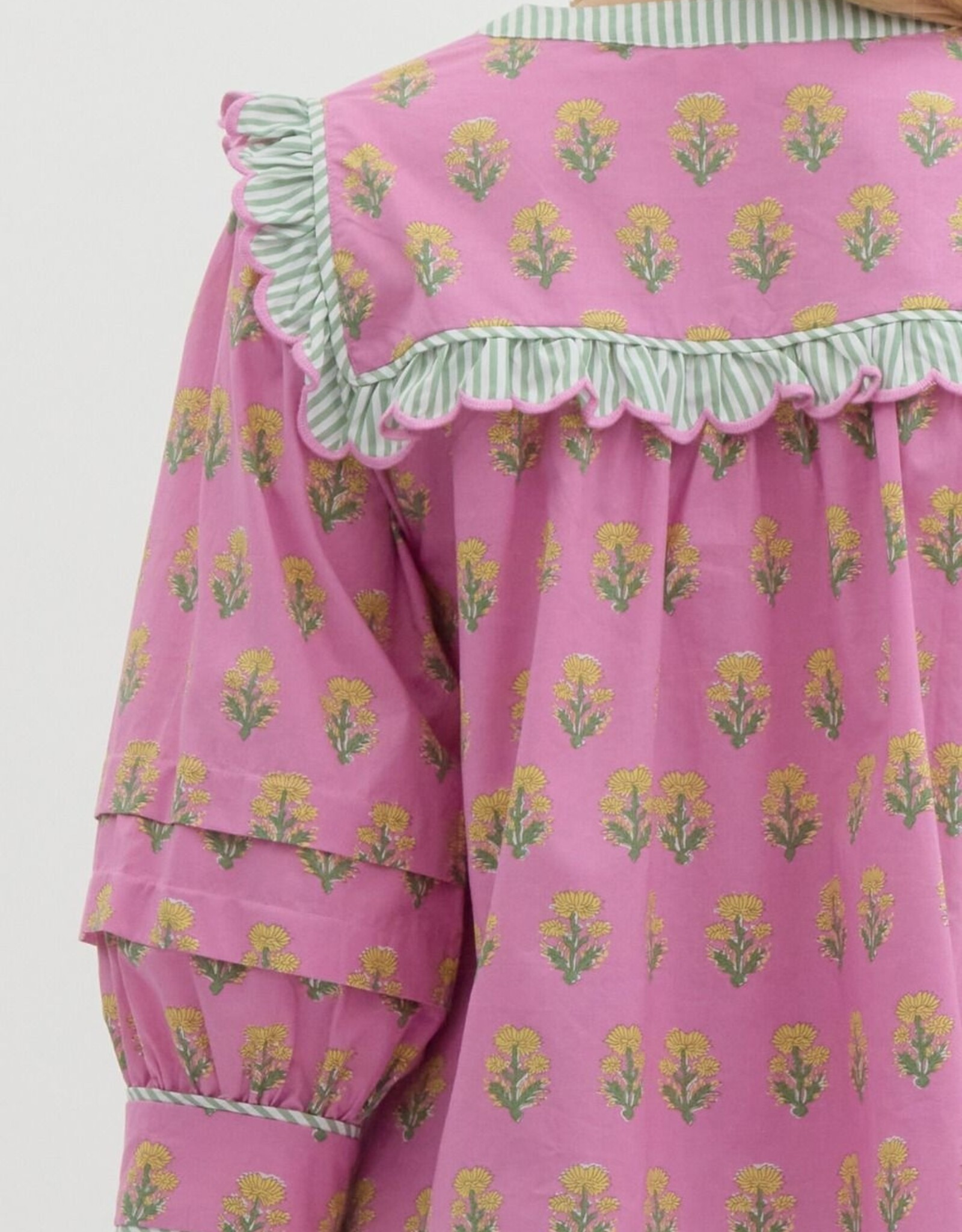 Botanical top w/ Striped Scallop Trim