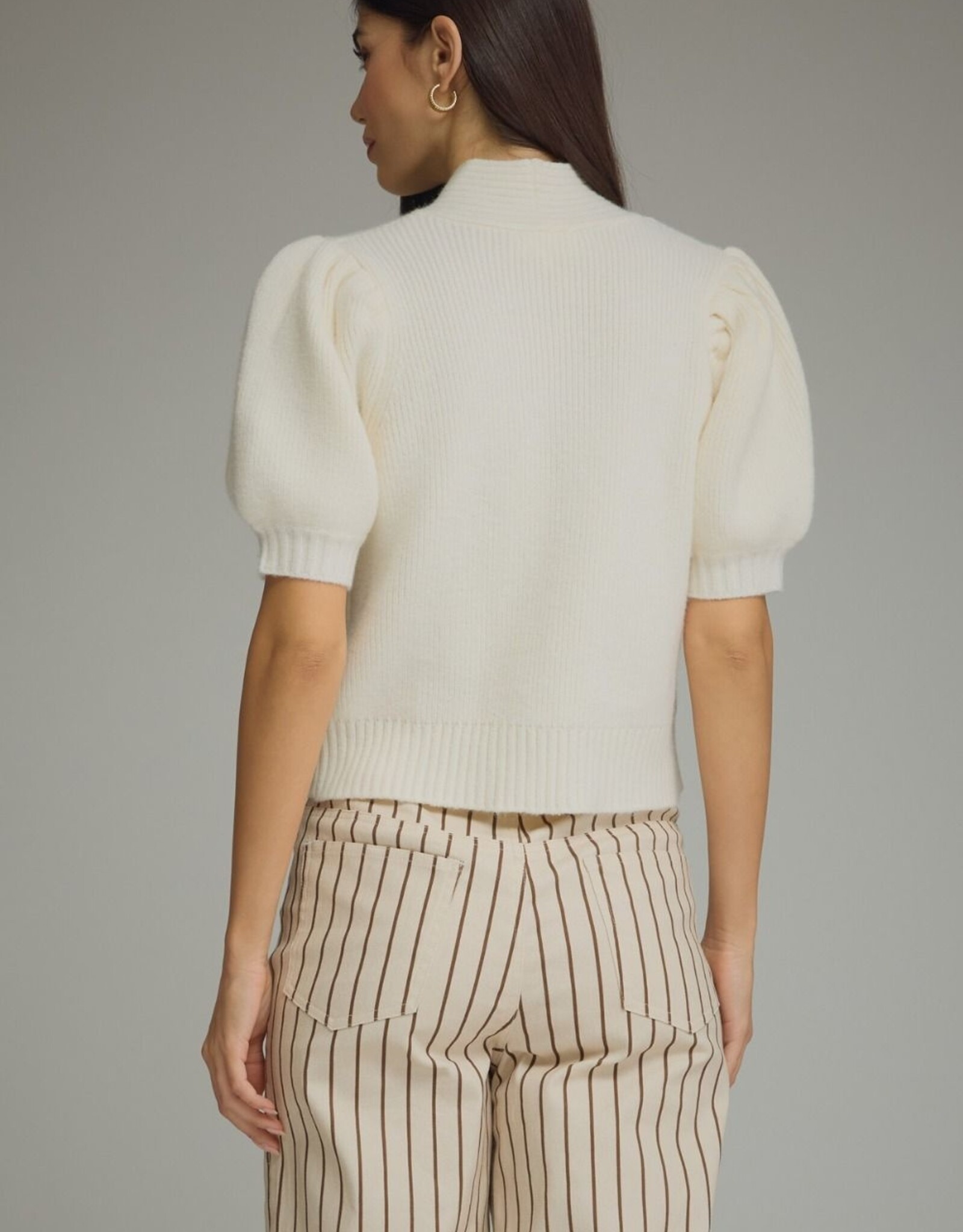 Cream S/S Puff Sleeve Sweater w/ Neck Tie