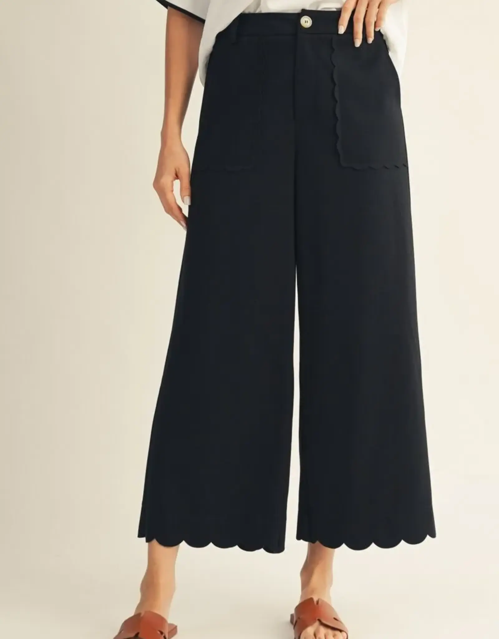Black Scallop Wide Leg Pant