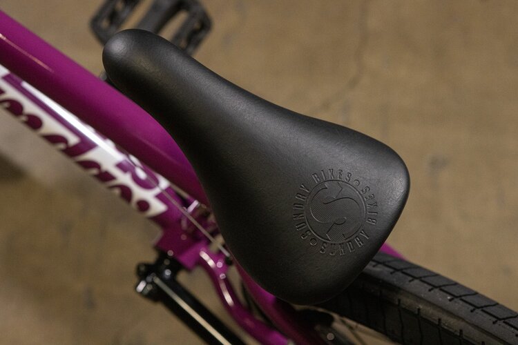 Sunday BIKE, SUNDAY PRIMER 20.5"  - GLOSS BERRY