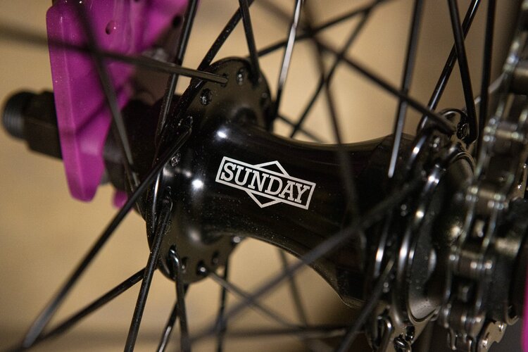Sunday BIKE, SUNDAY PRIMER 20.5"  - GLOSS BERRY