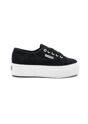 nelly superga