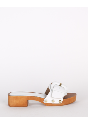 "Intentionally ______." Mar Sandal