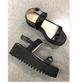 All Black Pyramid Stud Flatform Sandal