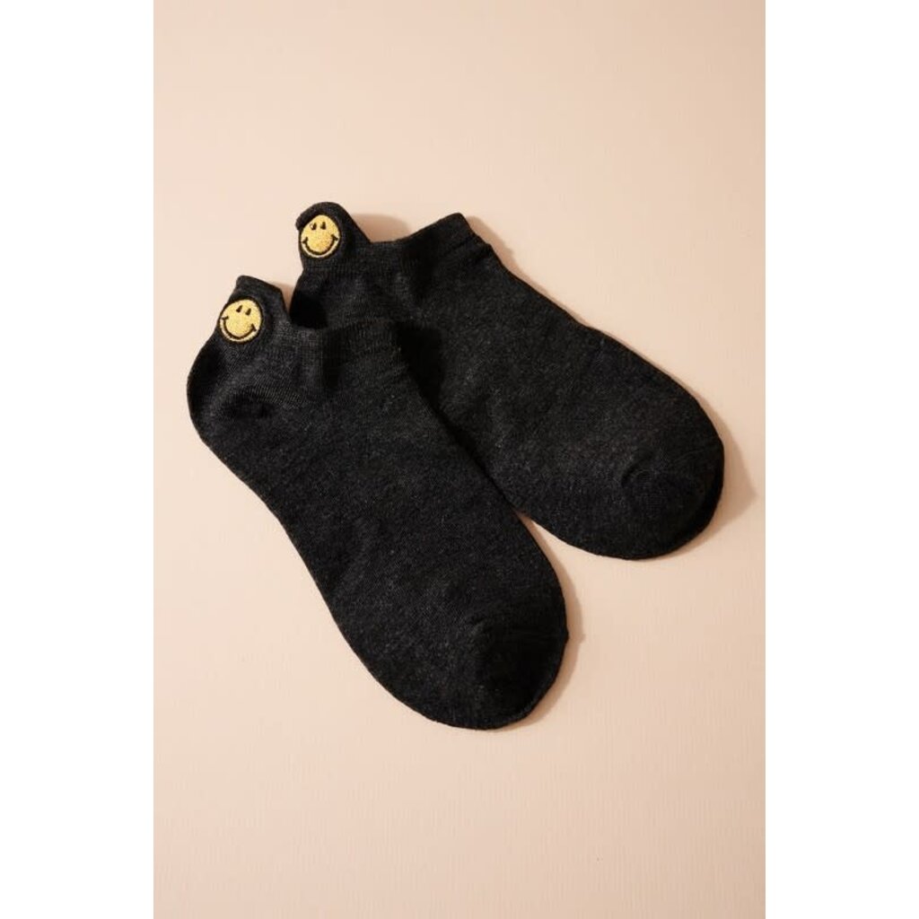 Avenue Zoe Avenue Zoe Smile Embroidered Ankle Socks