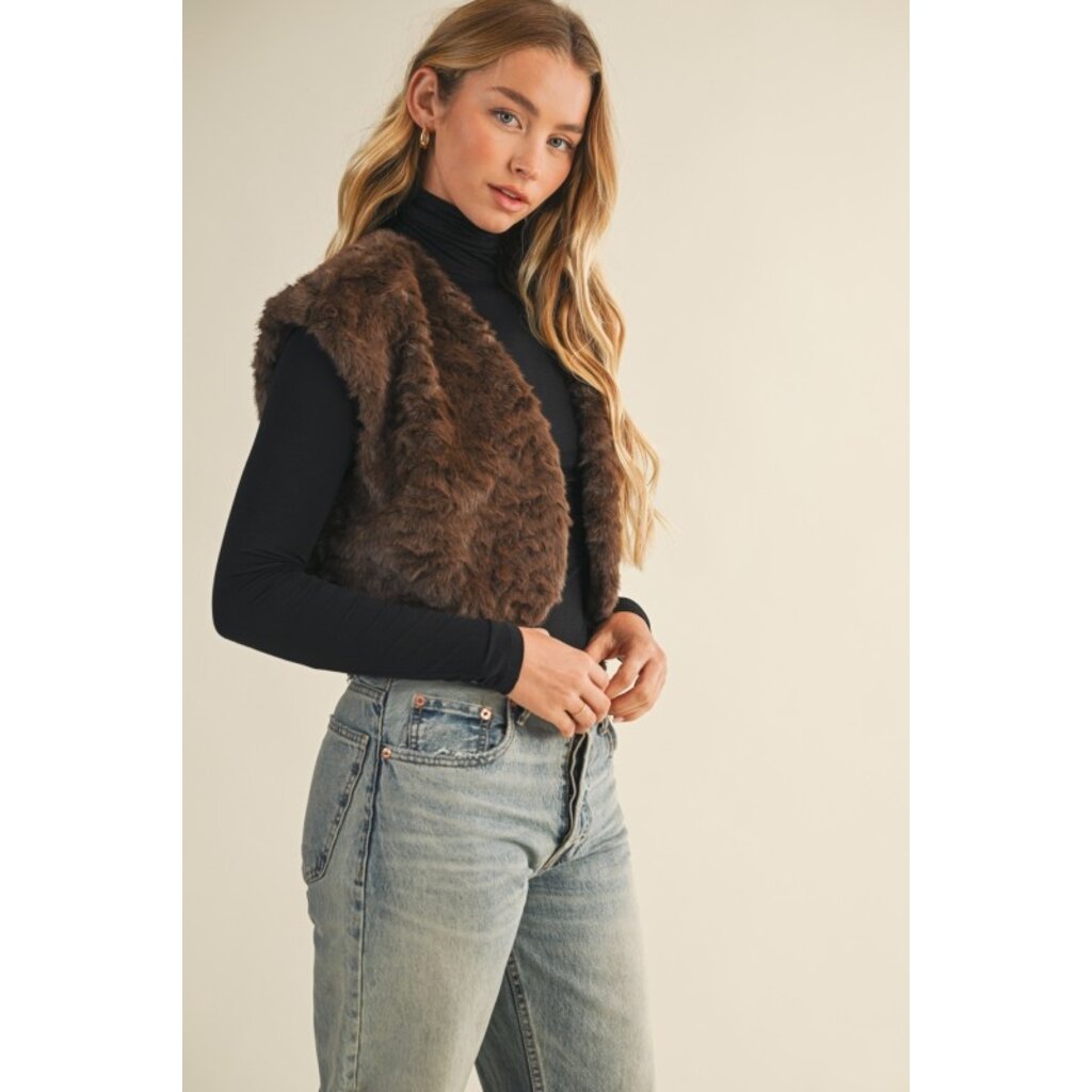 Mustard Seed Mustard Seed Wavy Faux Fur Bolero Vest