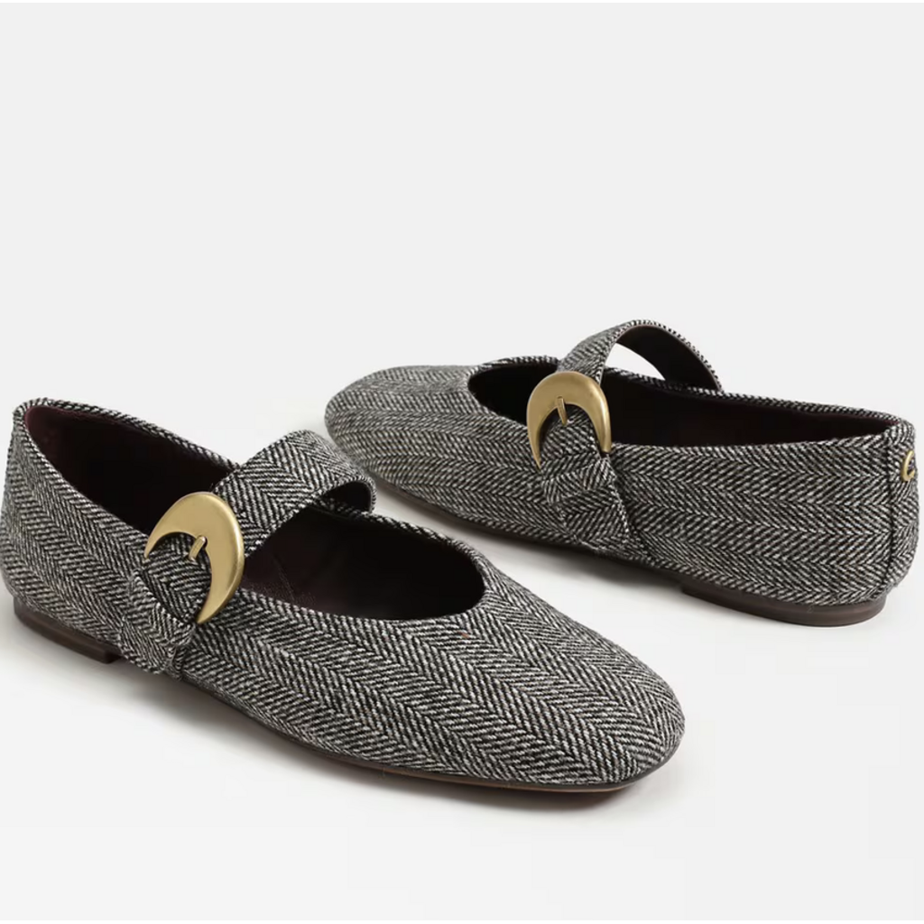 Circus Circus Bella Flat