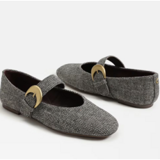 Circus Circus Bella Flat