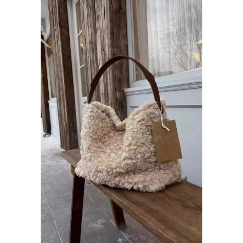 Swan Madchen Swan Madchen Fuzzy Fluffy Shearling Shoulder Bag