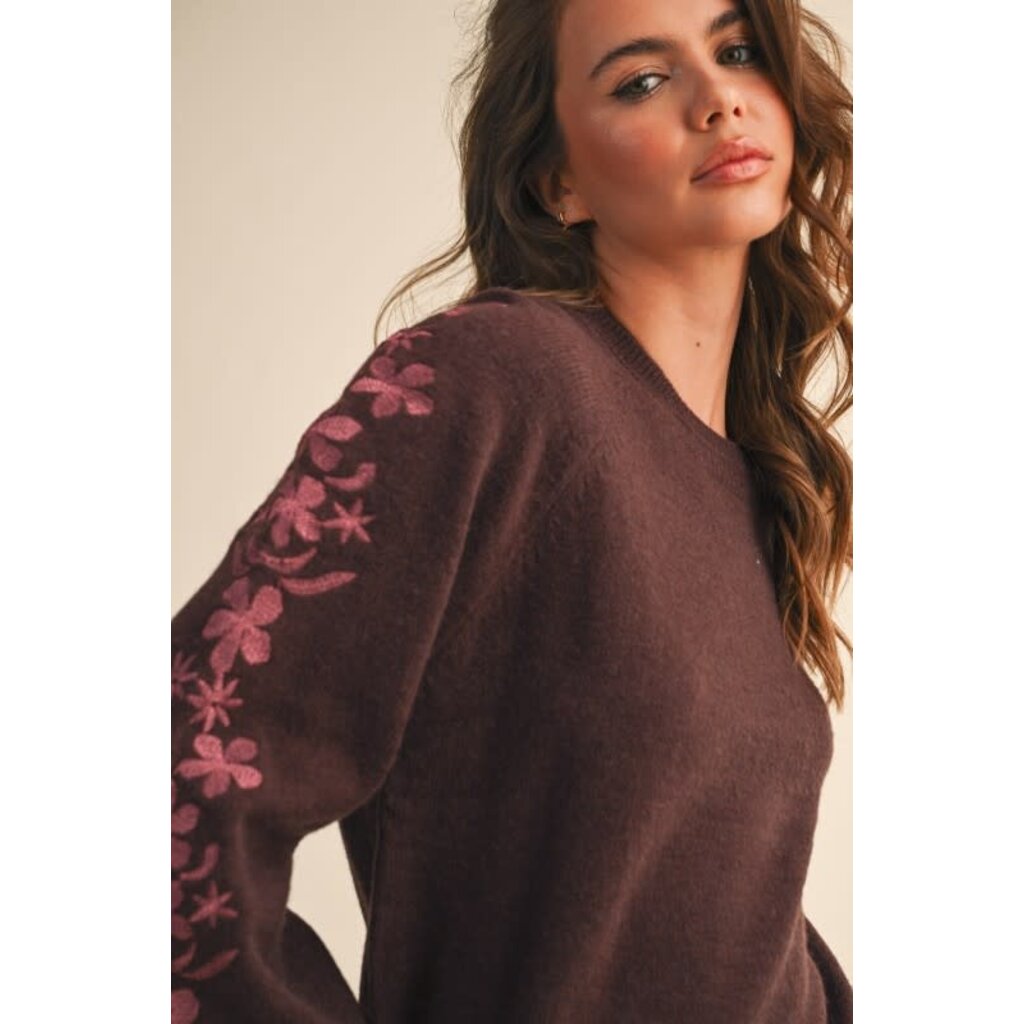 &Merci &Merci Pullover Sweater with Embroidered Sleeves