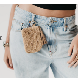 Pretty Simple River Raffia Clippable Wallet
