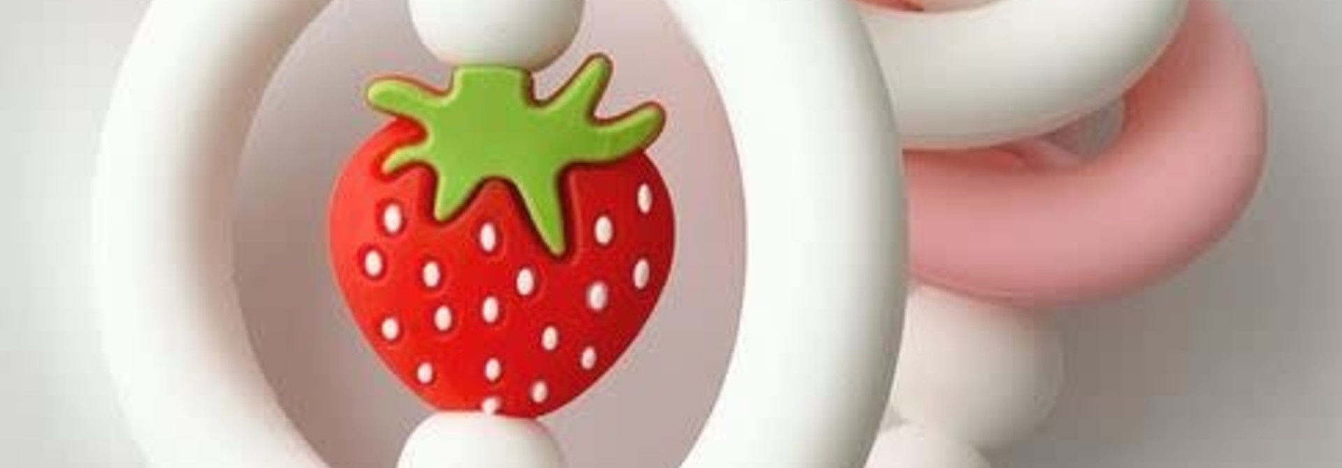 Hochet d'éveil sensoriel - Fraise