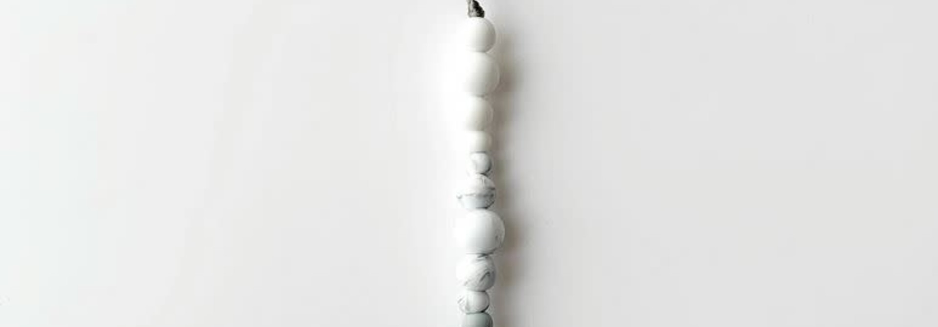 Attache-suce minimaliste - Monochrome