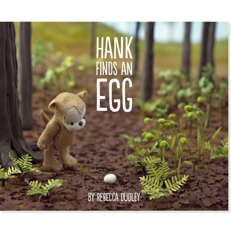 Peter Pauper Press Hank Finds an Egg