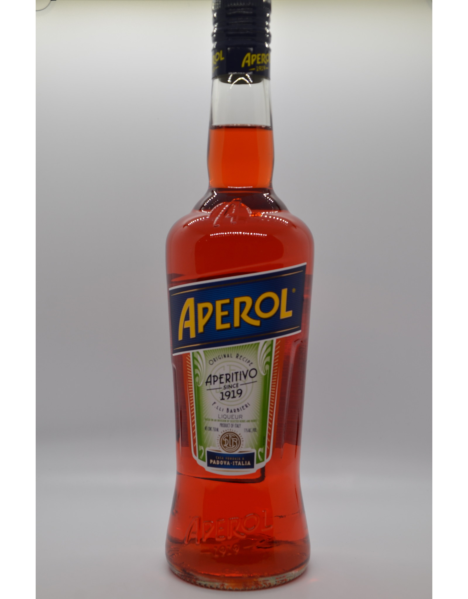 Аперитив москва. Биттер Апероль. Аперол аперитив. Aperol ликер. Апероль ликер крепость.