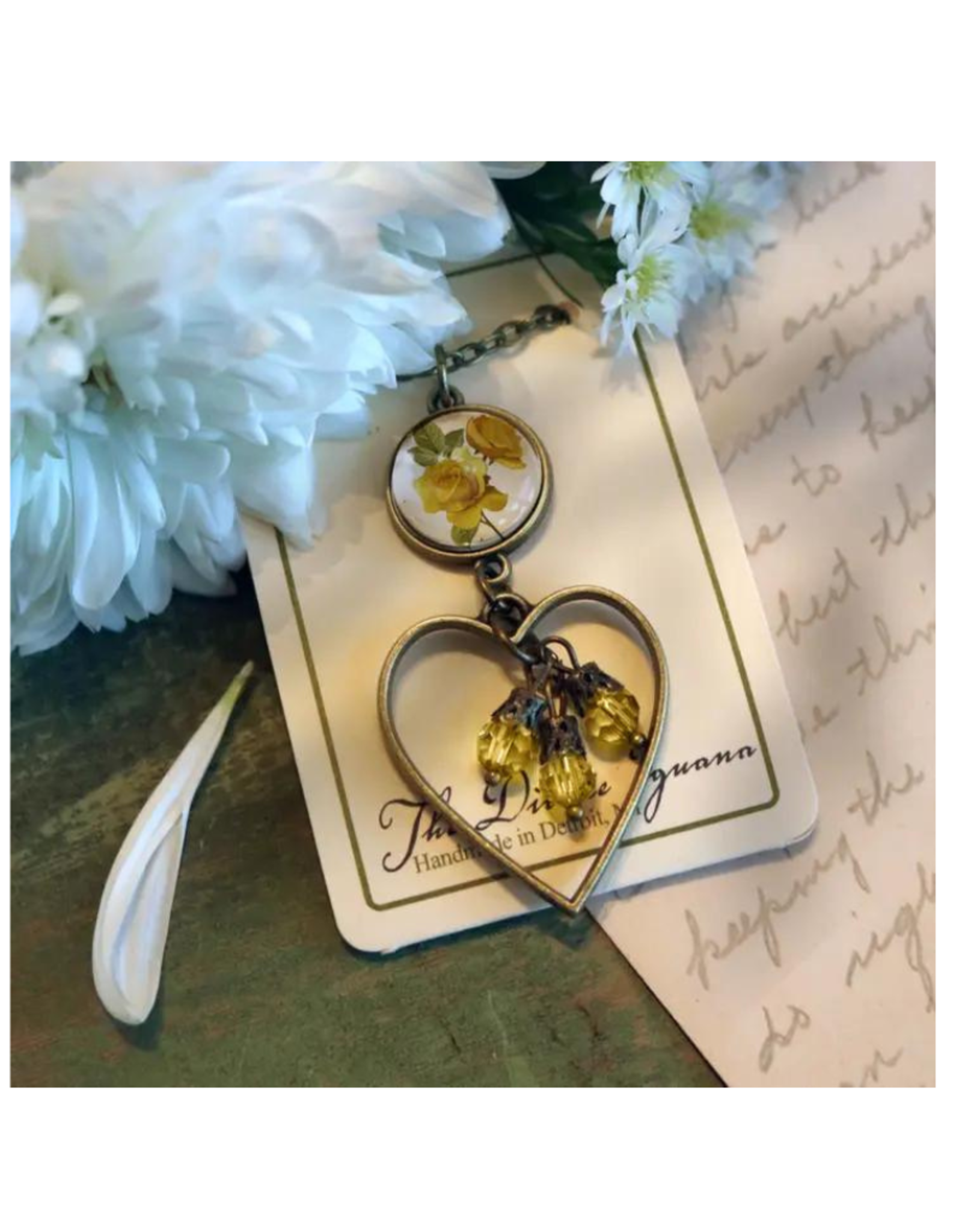 Faire/The Divine Iguana NECKLACE-HEART CHARM YELLOW ROSE