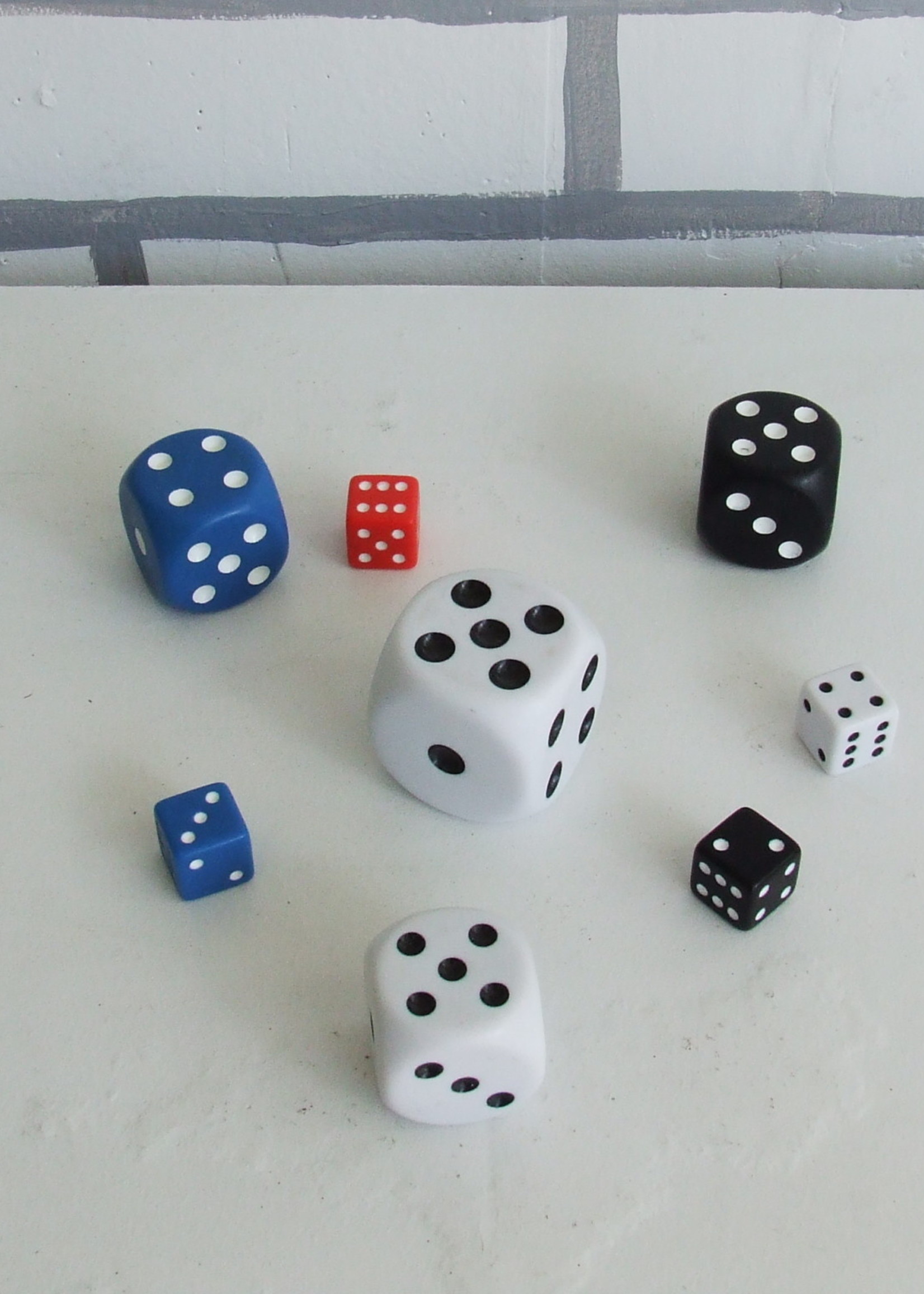 Playing dice big